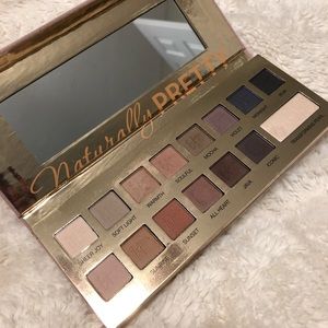 It Cosmetics Naturally Pretty eyeshadow palette